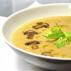 Hidangan yang sangat lezat: sup krim keju dengan jamur Sup keju dengan ayam dan jamur